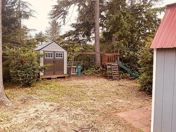 4th image of 30705 North Pl