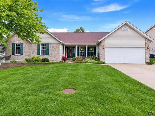 163 Bright Gem Dr, Saint Charles, MO 63304