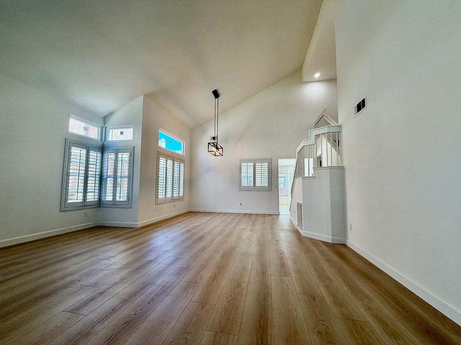 4 bed, 2.5 bath, 1861 sqft, $3,100 — Photo 3