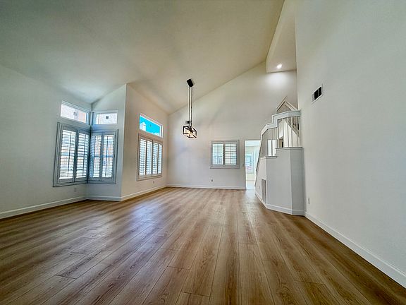 3rd image of 10602 Pepper Ridge Ln