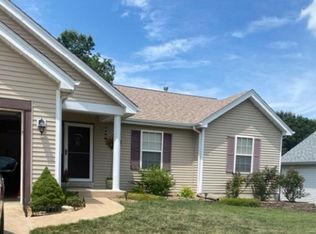 2727 Brook Meadow Ln, O'Fallon, MO 63368