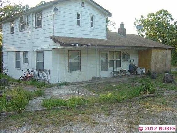 3rd image of 408 Pin Oak Dr