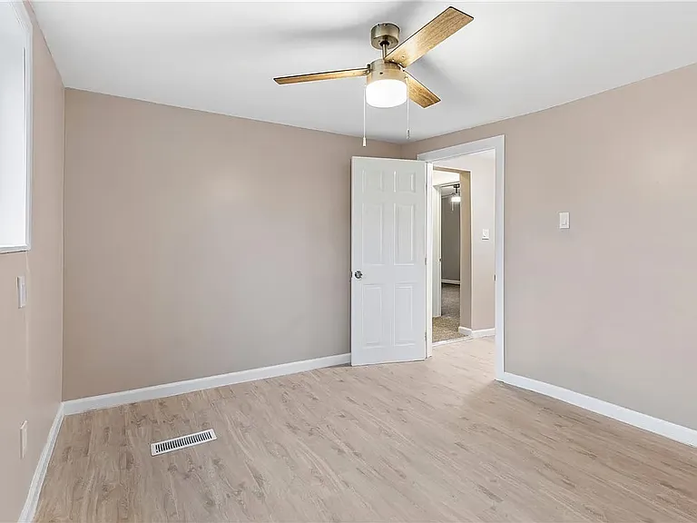 125 Liberty St — Photo 16