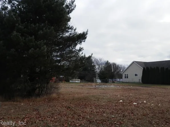 127 Liberty Ave, Marysville, MI 48040