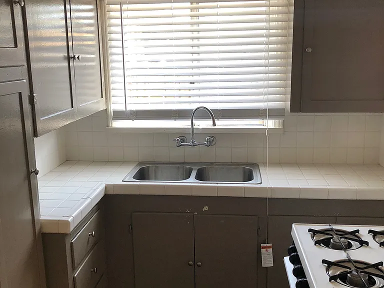 936 Pacific Ave #B — Photo 7