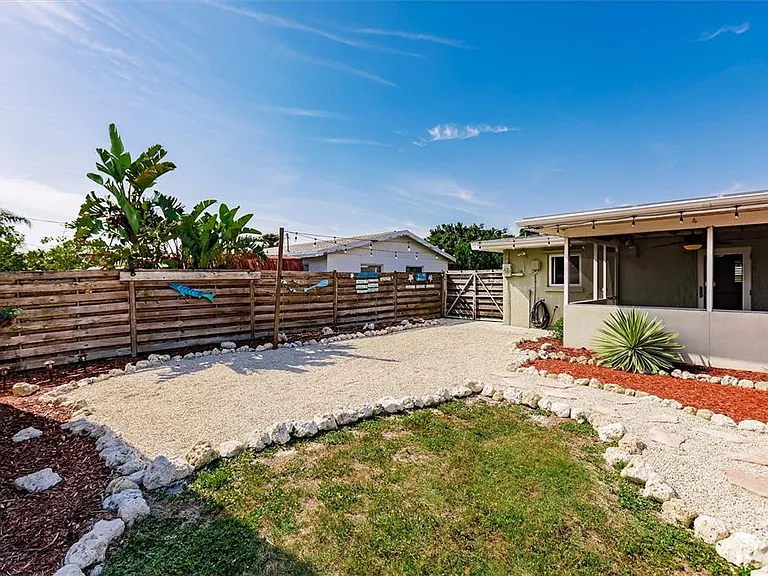 1720 Colleen St — Photo 41