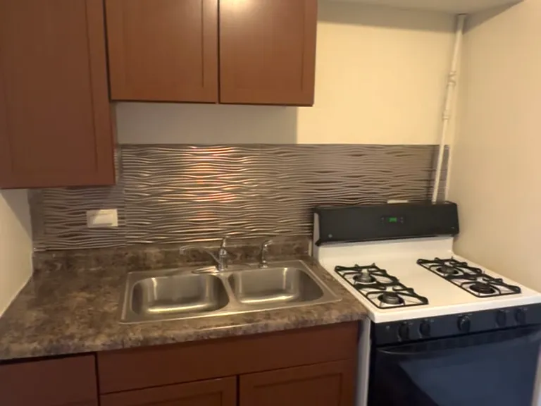 15945 Lexington Ave #9 — Photo 3