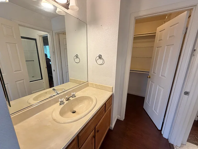 7 Goldmeadow Ct — Photo 25
