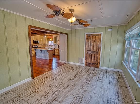 3rd image of 102 Cathy St