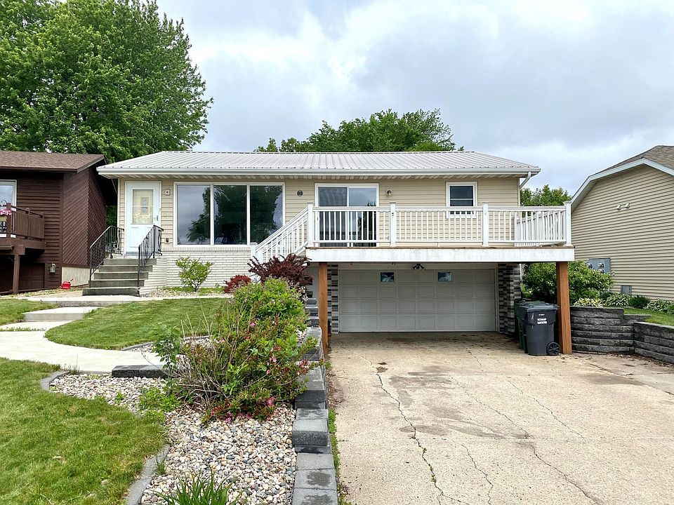 1st image of 502 W Lake Ave