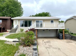 502 W Lake Ave, Worthington, MN 56187