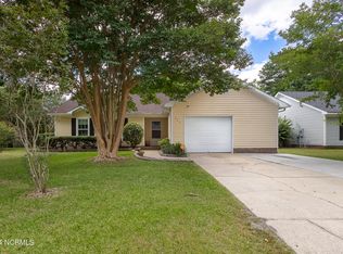 303 Raintree Cir, Jacksonville, NC 28540