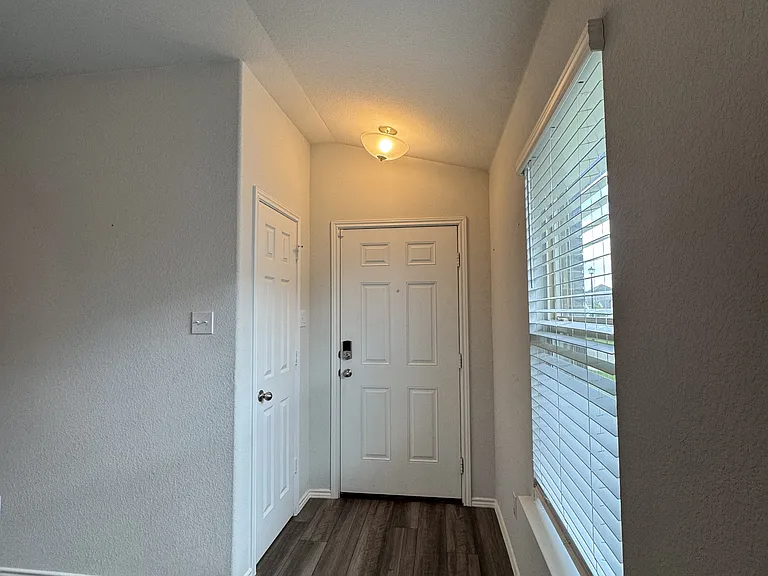 806 Stone Valley Rd — Photo 4