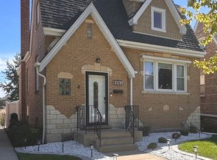 3841 Home Ave, Berwyn, IL 60402