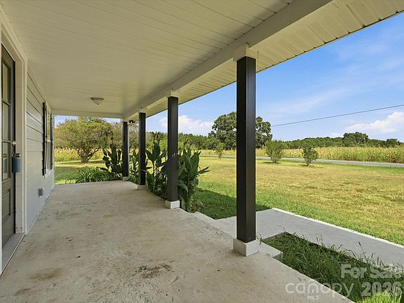 3rd image of 3067 N Rocky River Rd