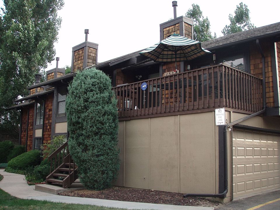 front of house and garage