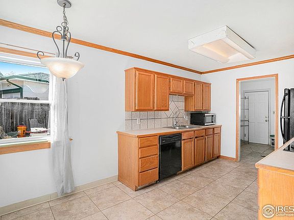 4th image of 2311 Mountain View Dr