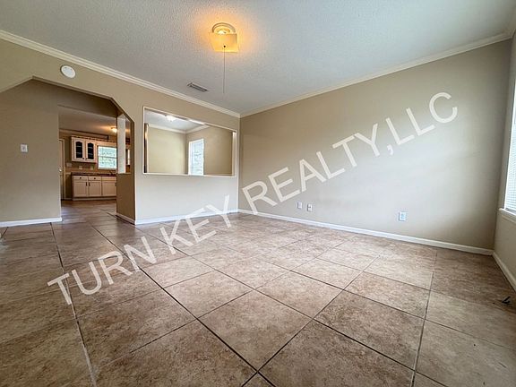 3rd image of 127 Avalon Ave