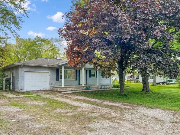 9074 Hensley Dr, Demotte, IN 46310
