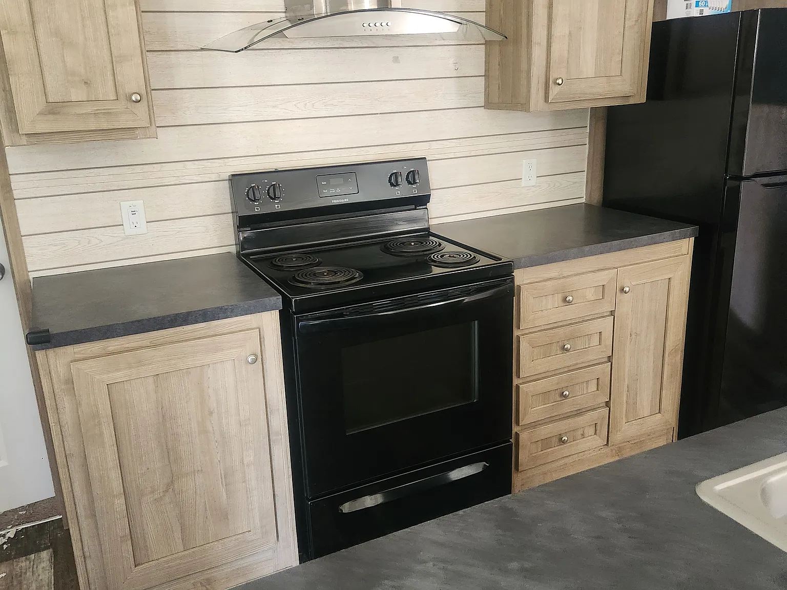 3 bed, 1152 sqft, $690 — Photo 2