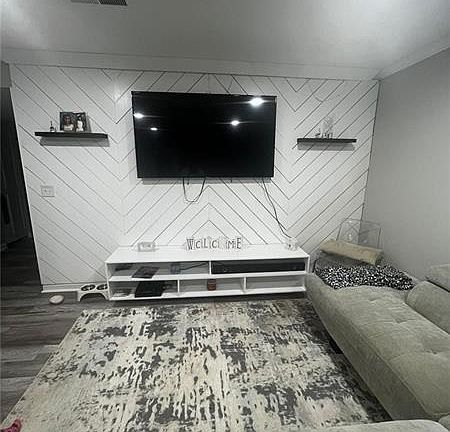 5th image of 707 Beaufort Cir