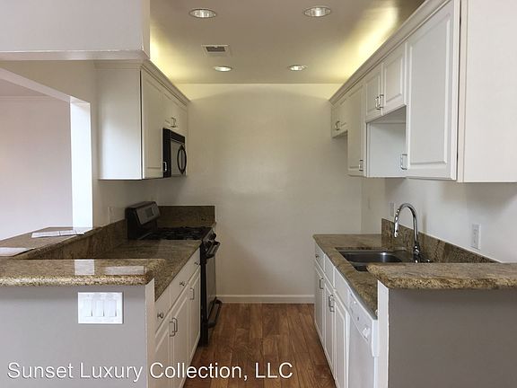 3rd image of 21529 Saticoy St APT 209