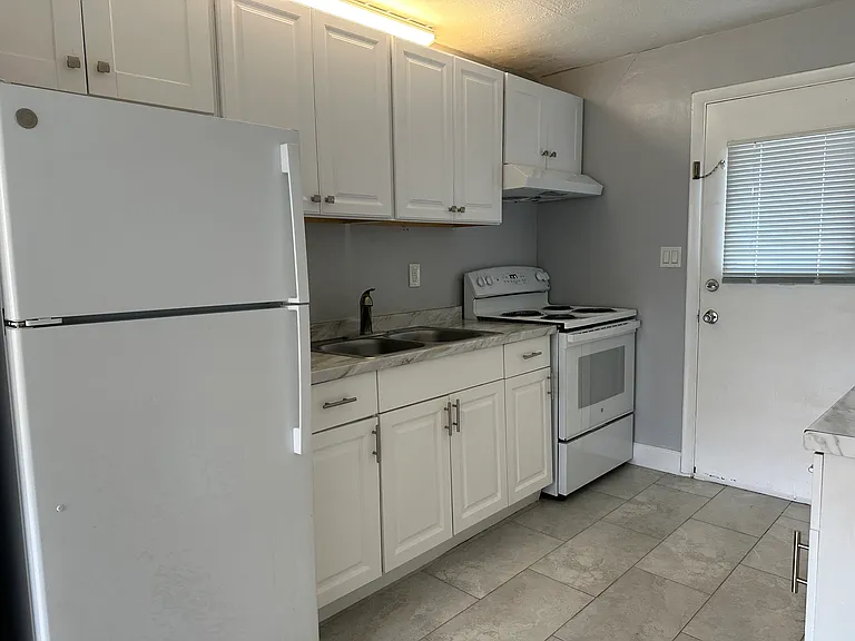 Nicely updated Kitchen