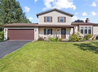 110 Chatworth Cir S, Fairport, NY 14450