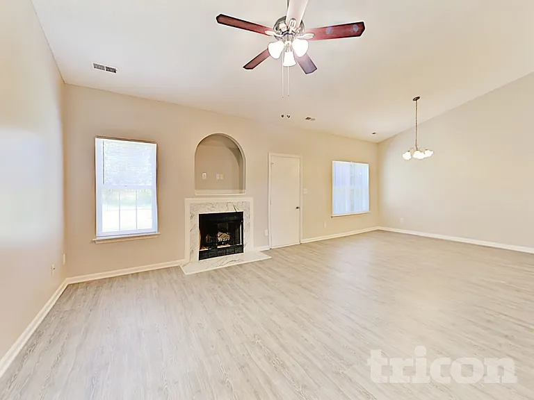 1904 Nigel Ct — Photo 5
