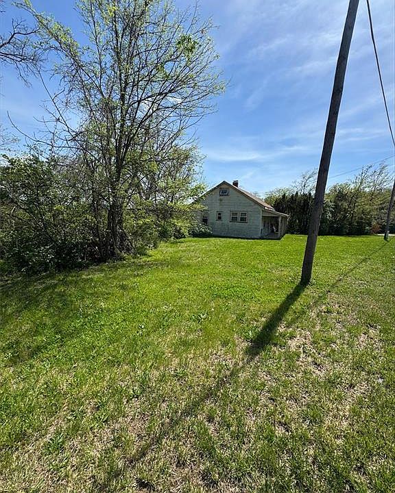 1st image of 828 American Legion Dr