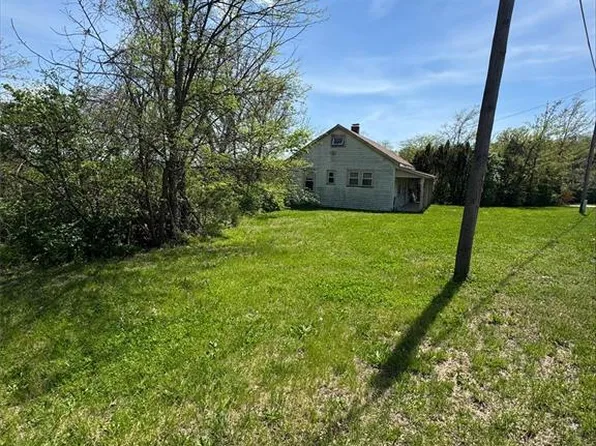 828 American Legion Dr, Festus, MO 63028