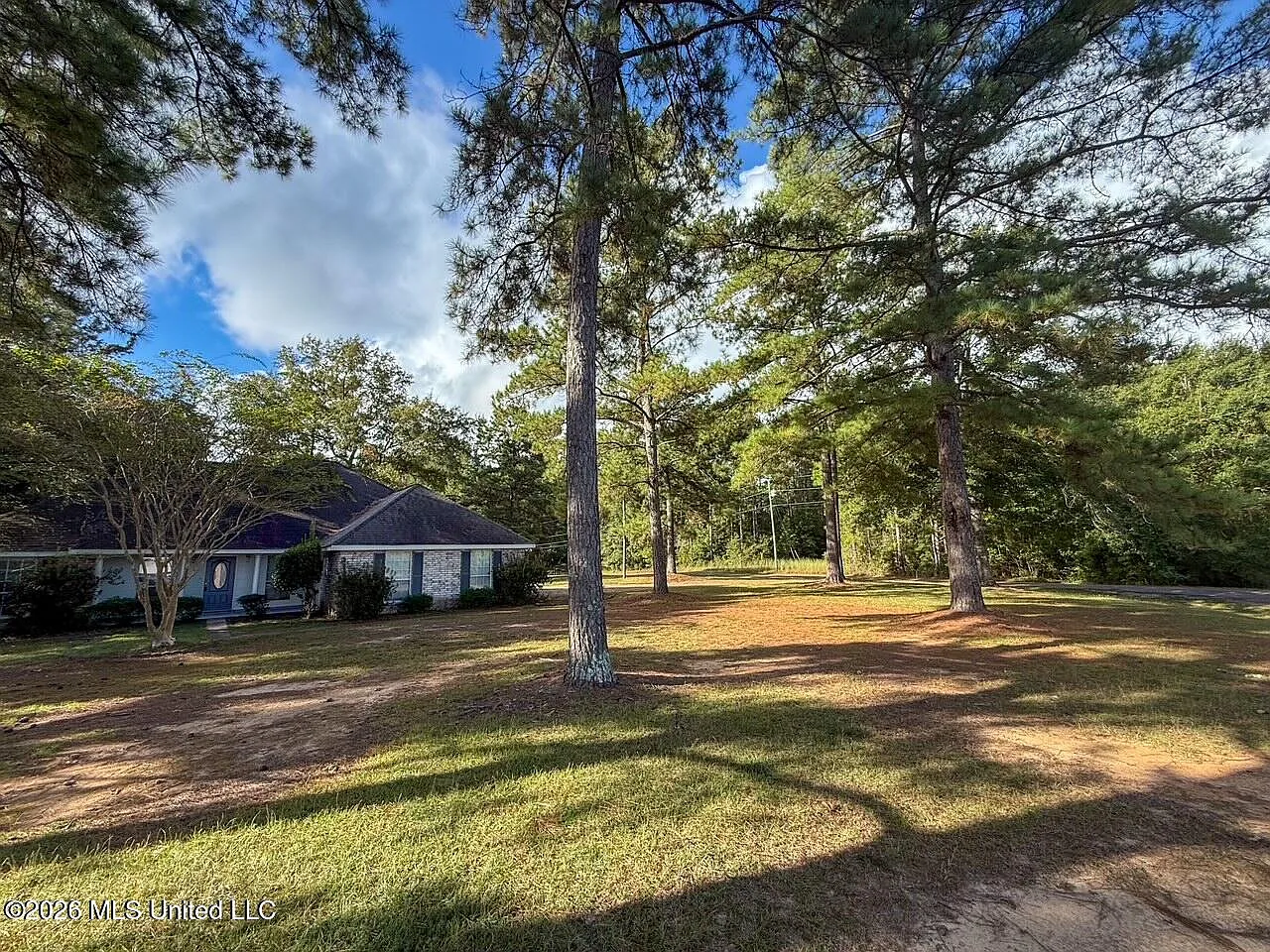 3 bed, 2.0 bath, 1362 sqft, $1,600 — Photo 4
