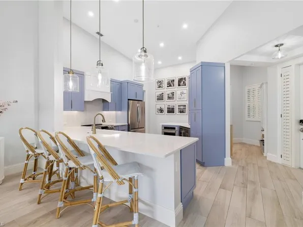 831 Sailaway LN #202, NAPLES, FL 34108