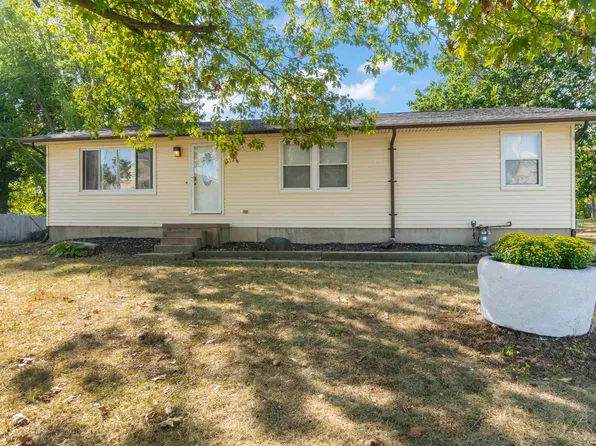 1111 Kern Rd, Washington, IL 61571