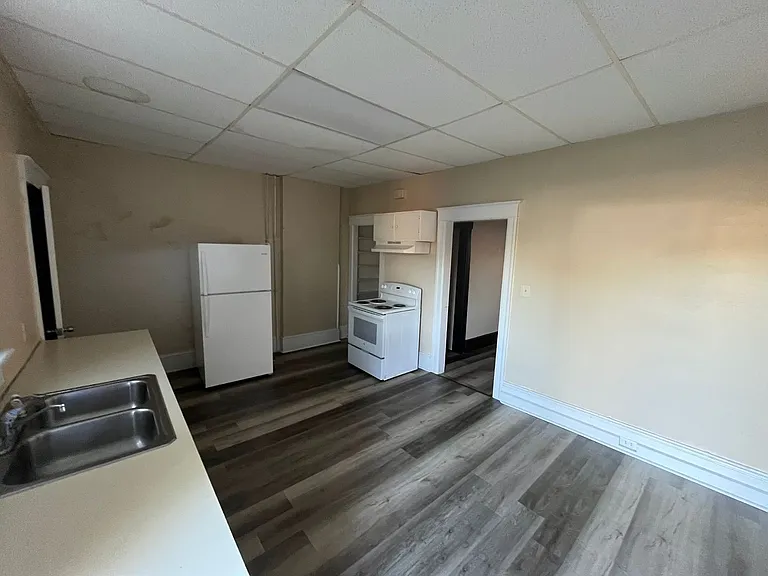 409 S. Potomac Street — Photo 6