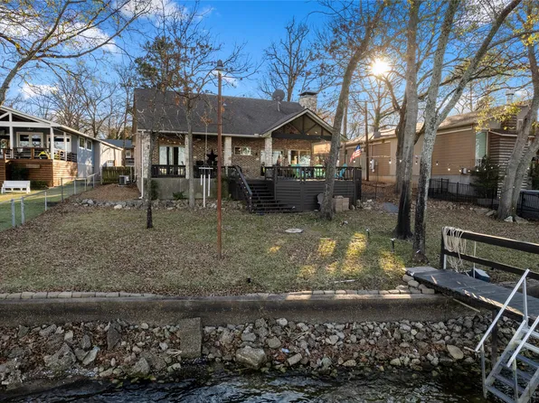 108 Shoreline Cir, Malakoff, TX 75148