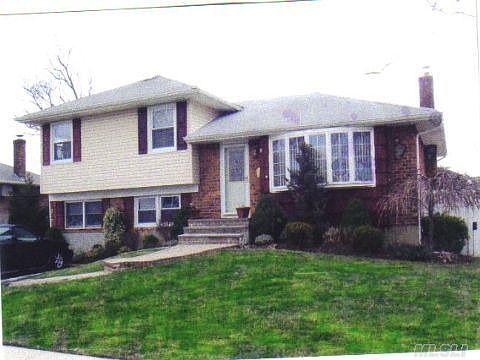1st image of 8 Damin Dr