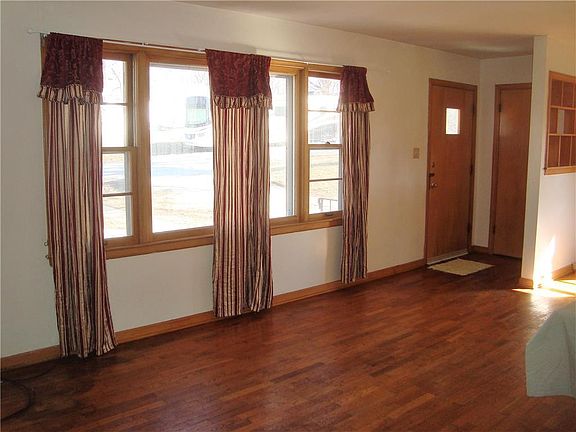 4th image of 3804 Penn St