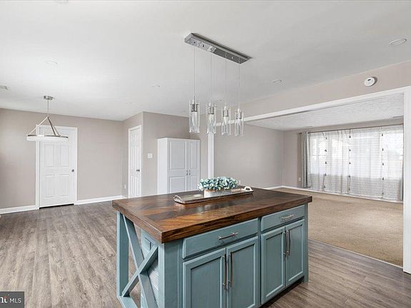 4th image of 214 Nightingale Ave