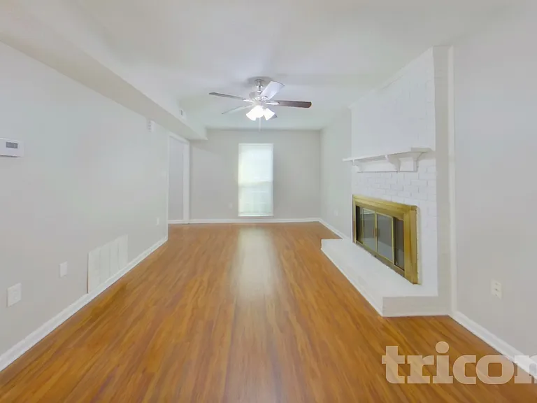 8339 Mission Hills Rd — Photo 2