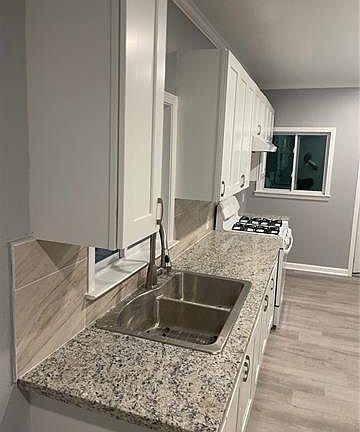 5th image of 3818 Charles St