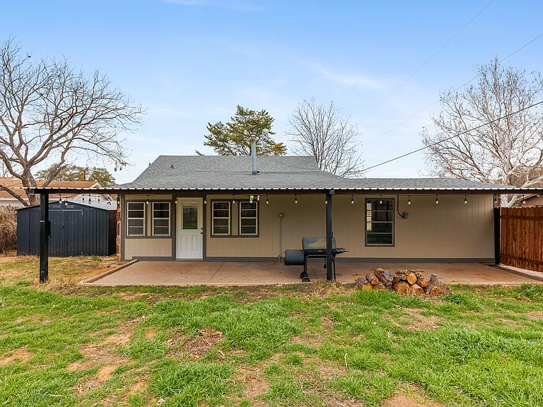 400 N River Oaks Dr — Photo 3