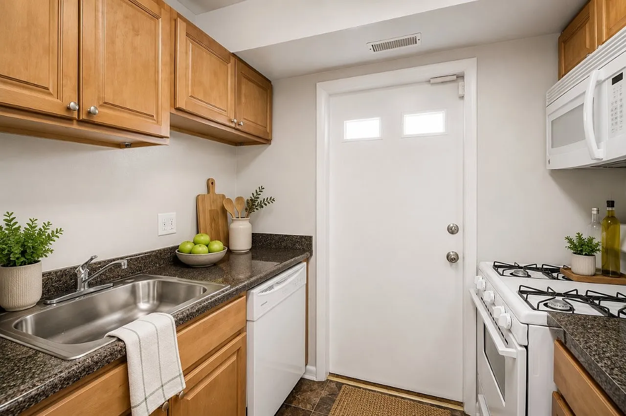 Northwest Crossing Apartment Homes — Photo 2