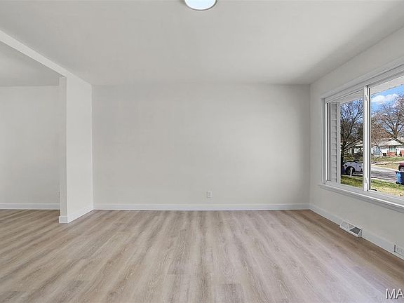5th image of 8210 Marvale Ln
