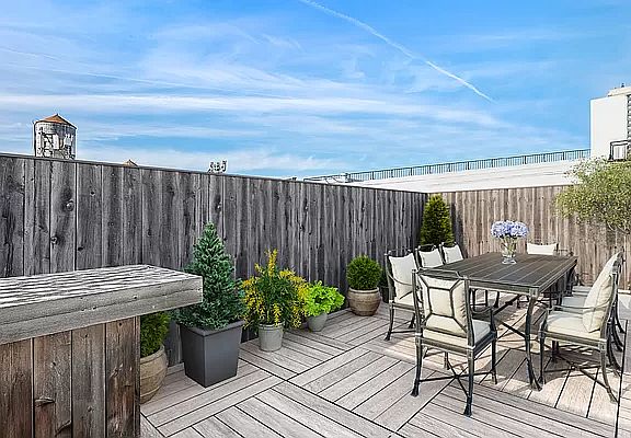 2nd image of 118 Wooster St APT 6B