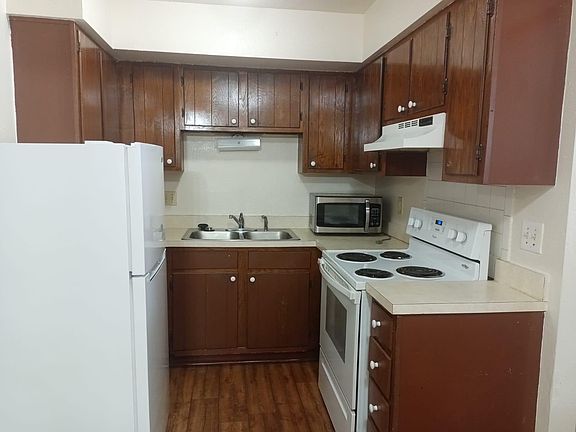 2nd image of 1050 Plaza Ct S #14