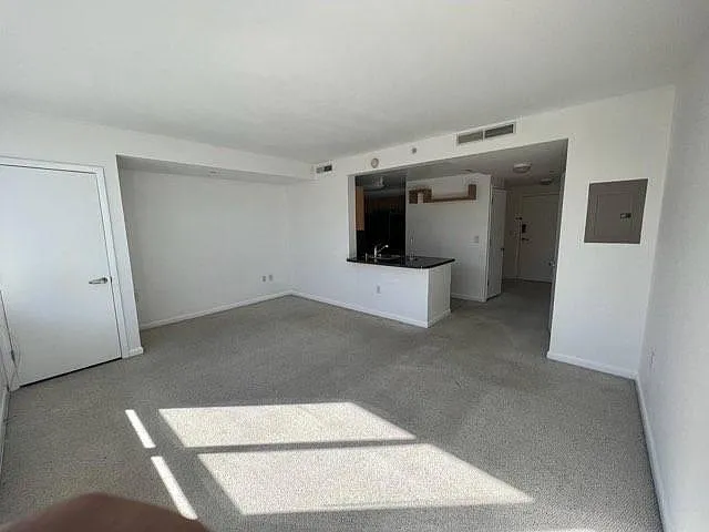 Building Photo - 350 G St SW #526