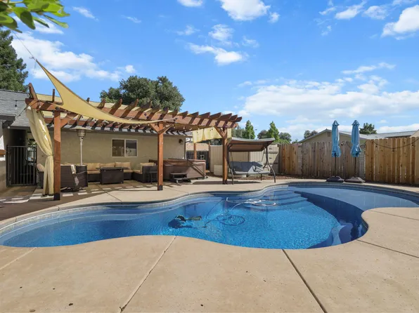 4181 Diane St, Redding, CA 96002