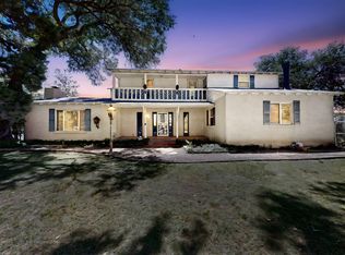 900 Westgate Ln NW, Los Ranchos De Albuquerque, NM 87107