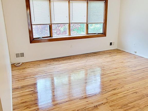 3rd image of 333 Caswell Ave